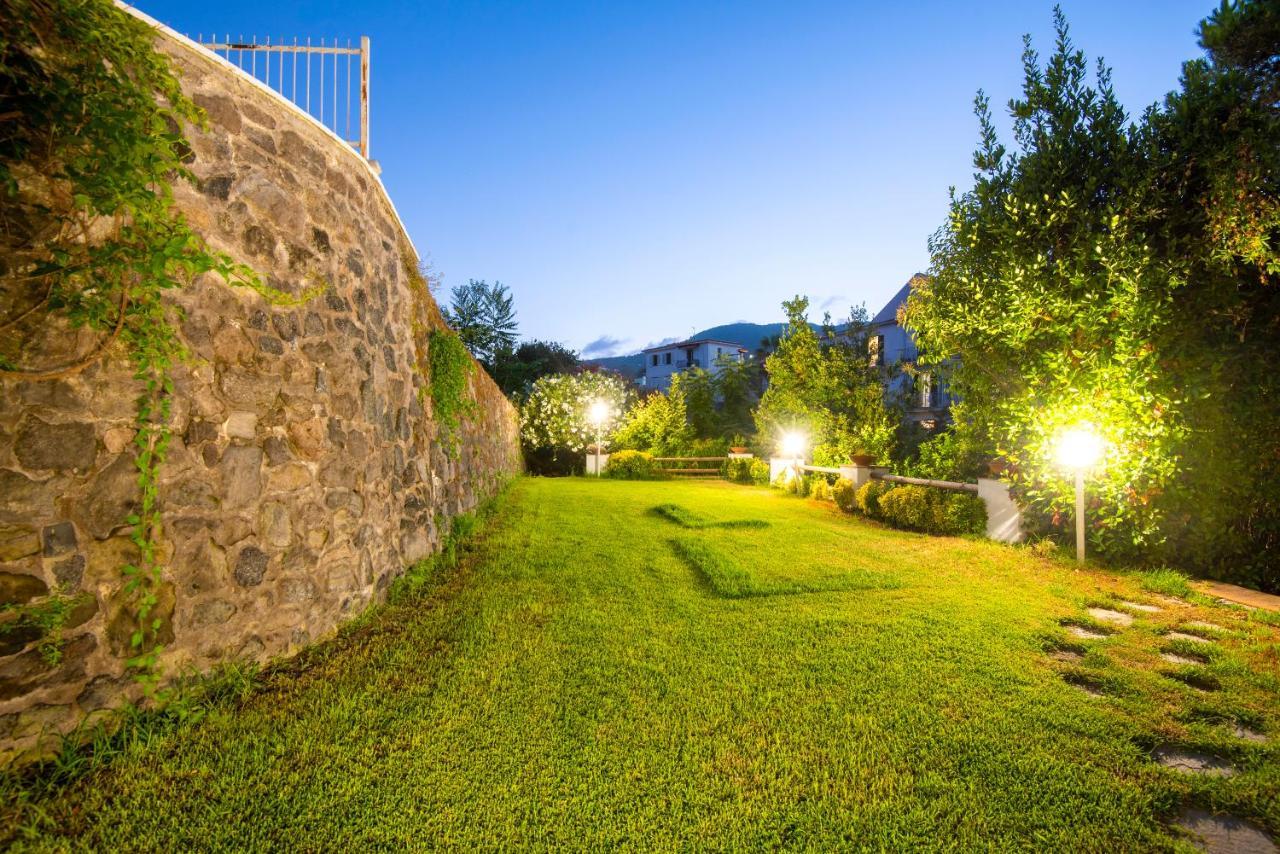 איסקיה Il Lauro Luxury Villa מראה חיצוני תמונה